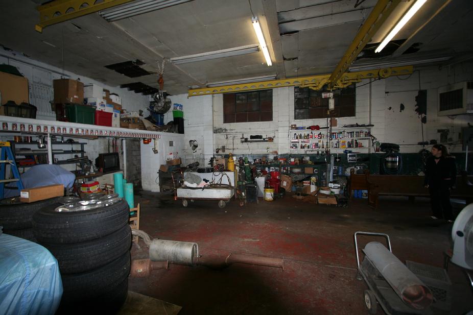 garage for rent ambridge pa