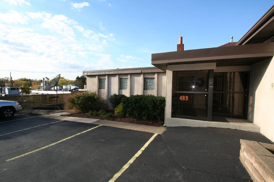 CLASS A OFFICE/RETAIL/WAREHOUSE FOR SALE MONROEVILLE PA